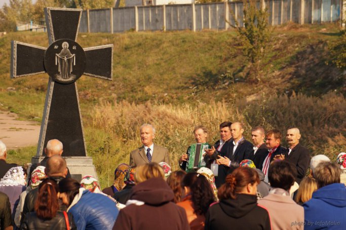 Відкриття Козацького хреста у Малині. 12.10.2015р.